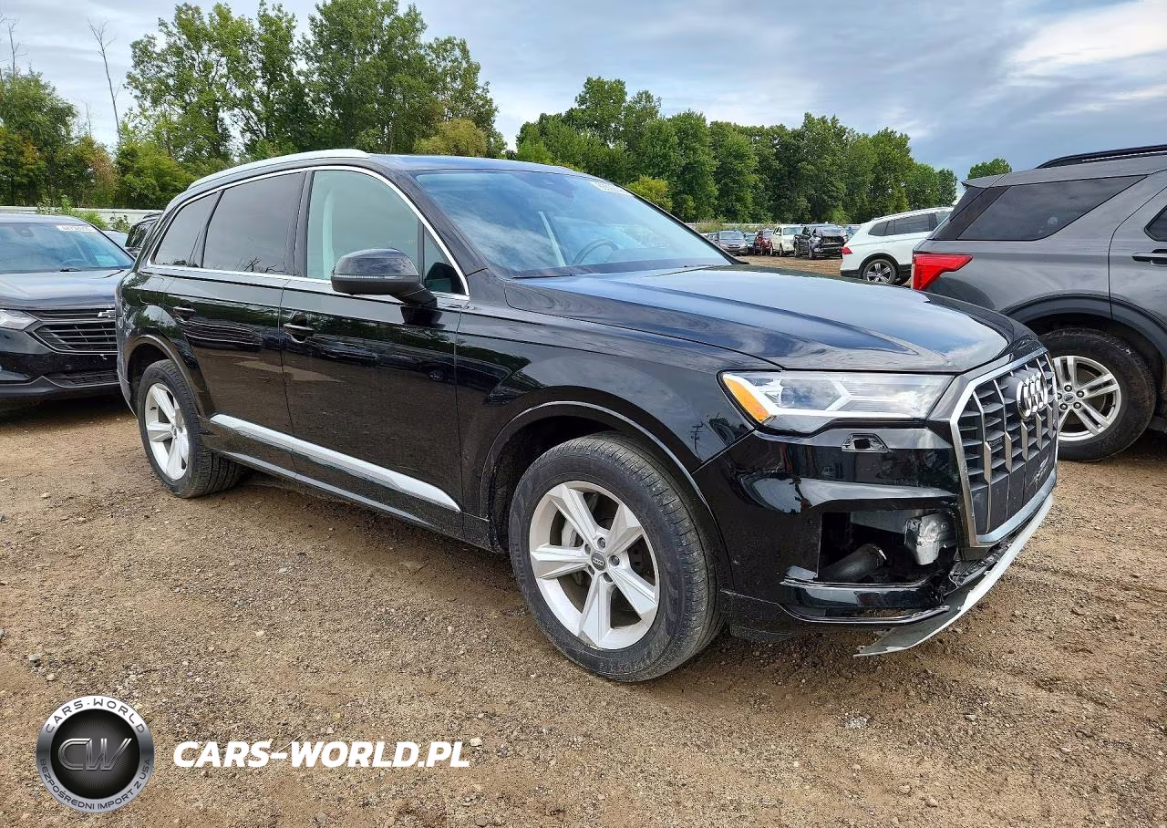 2020 Audi Q7 Premium Plus VIN:WA1LJAF70LD006943 - 4