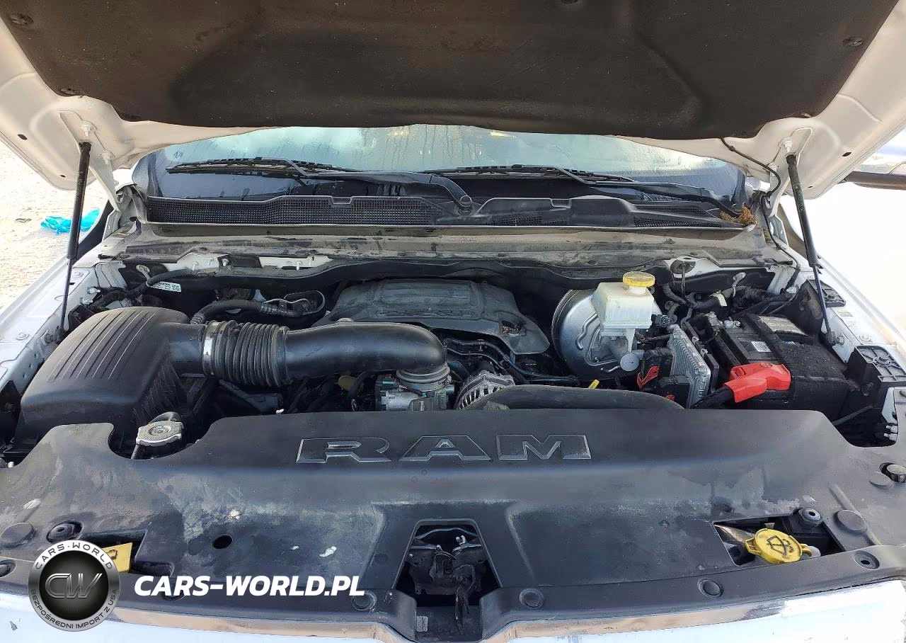 2022 Ram 1500 Laramie VIN:1C6SRFJT2NN352220 - 11