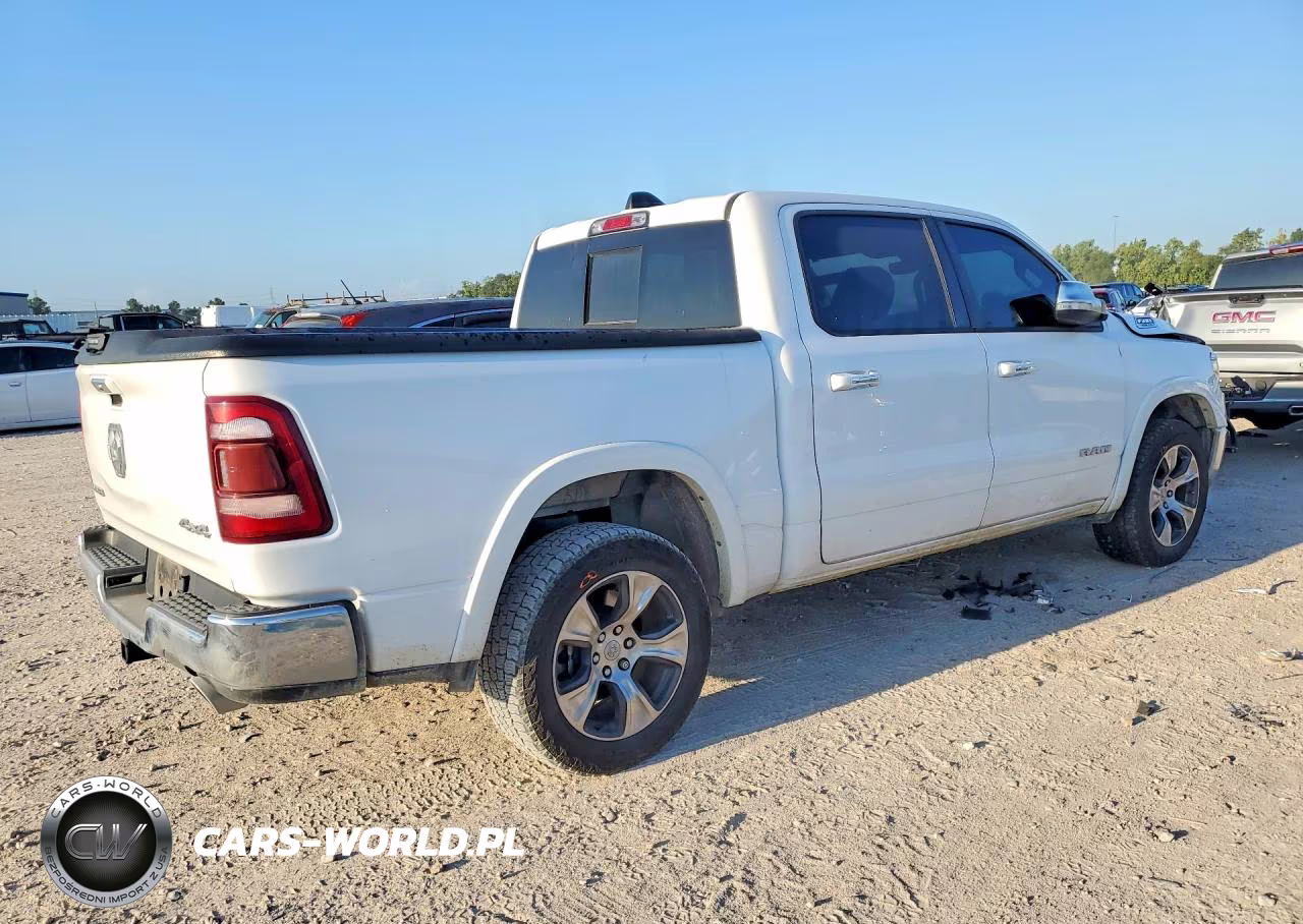 2022 Ram 1500 Laramie VIN:1C6SRFJT2NN352220 - 3