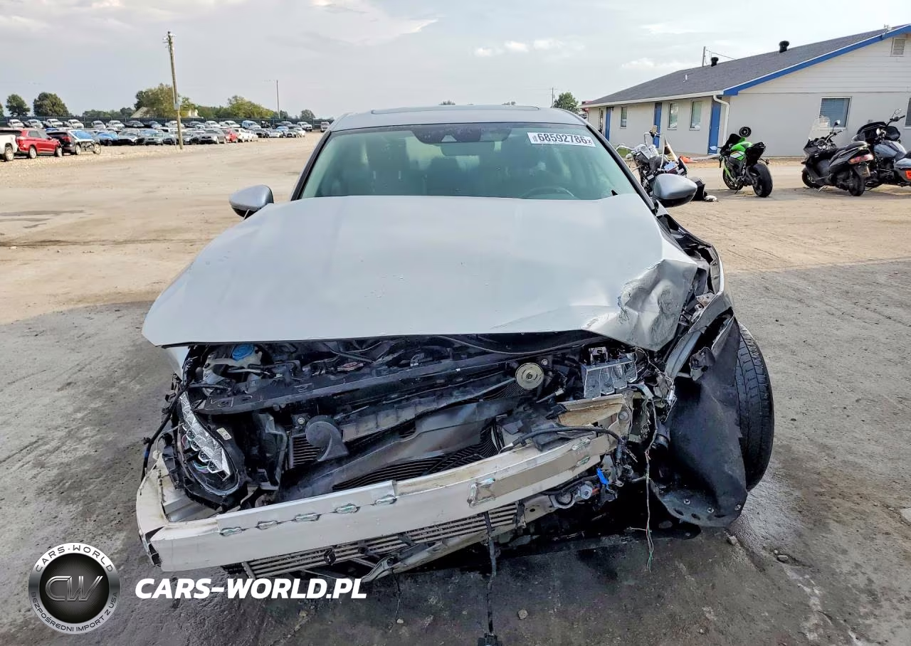 2018 Honda Accord Touring VIN:1HGCV1F97JA065869 - 5