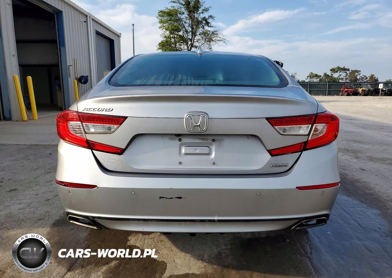 2018 Honda Accord Touring VIN:1HGCV1F97JA065869 - 6