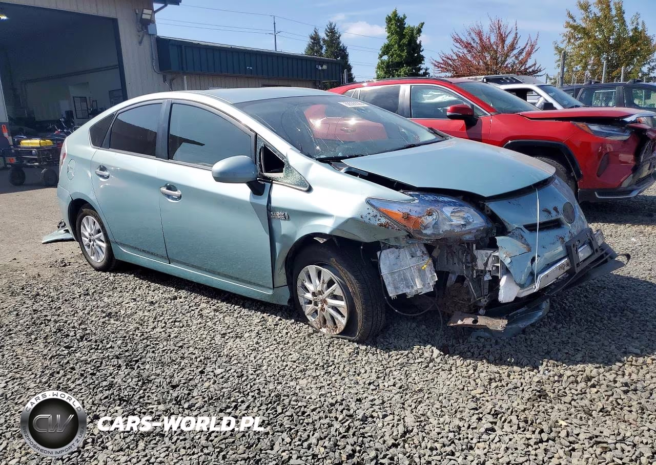2013 Toyota Prius VIN:JTDKN3DP0D3043146 - 4