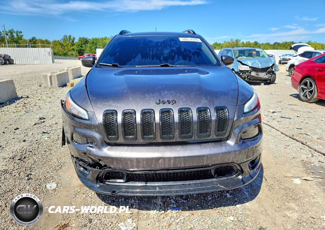 2018 Jeep Cherokee Latitude VIN:1C4PJLCB4JD587985 - 5
