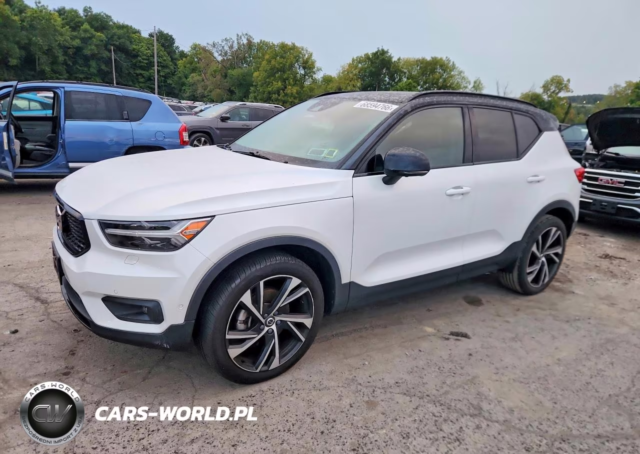2019 Volvo Xc40 T5 R-Design – zdjęcie 1 z 13