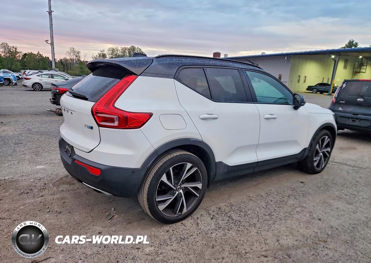 2019 Volvo Xc40 T5 R-Design VIN:YV4162UM6K2105092 - 3