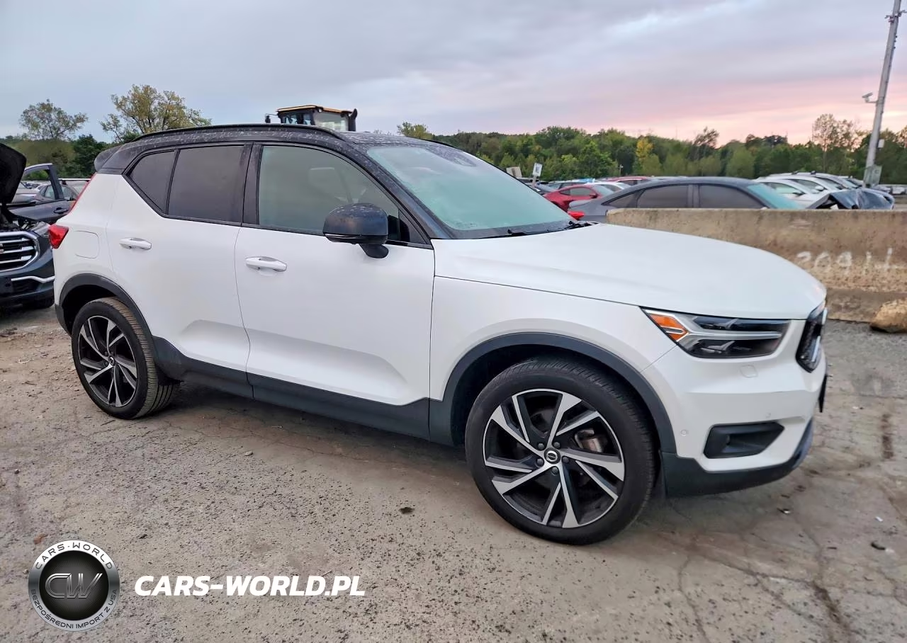 2019 Volvo Xc40 T5 R-Design VIN:YV4162UM6K2105092 - 4
