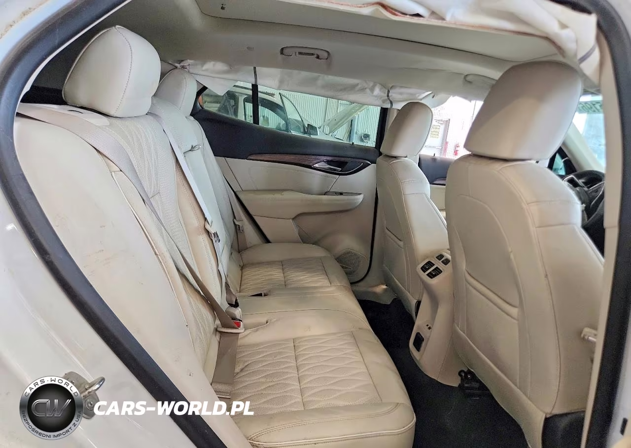 2021 Buick Envision Avenir VIN:LRBFZSR46MD123784 - 11