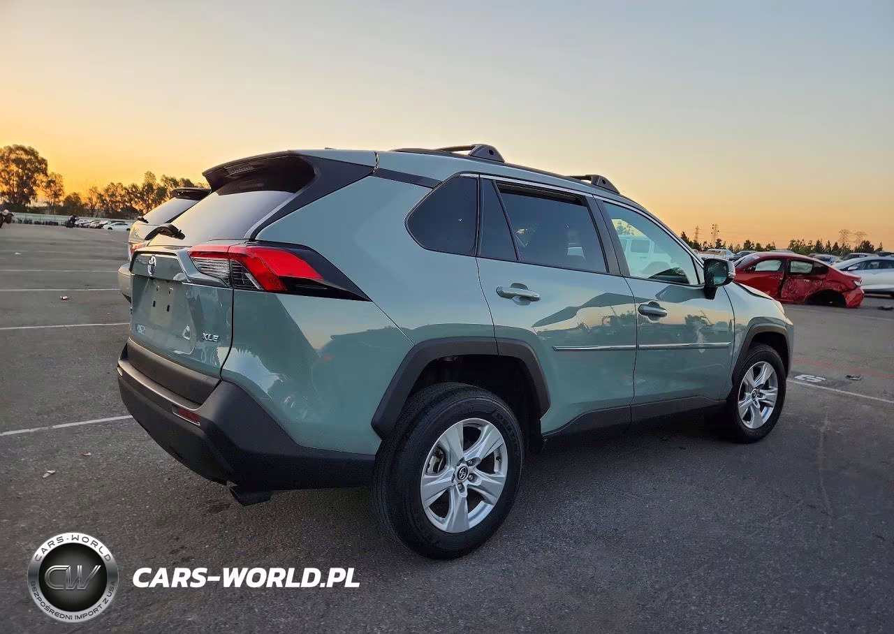 2021 Toyota Rav4 Xle VIN:2T3W1RFV6MC090563 - 3