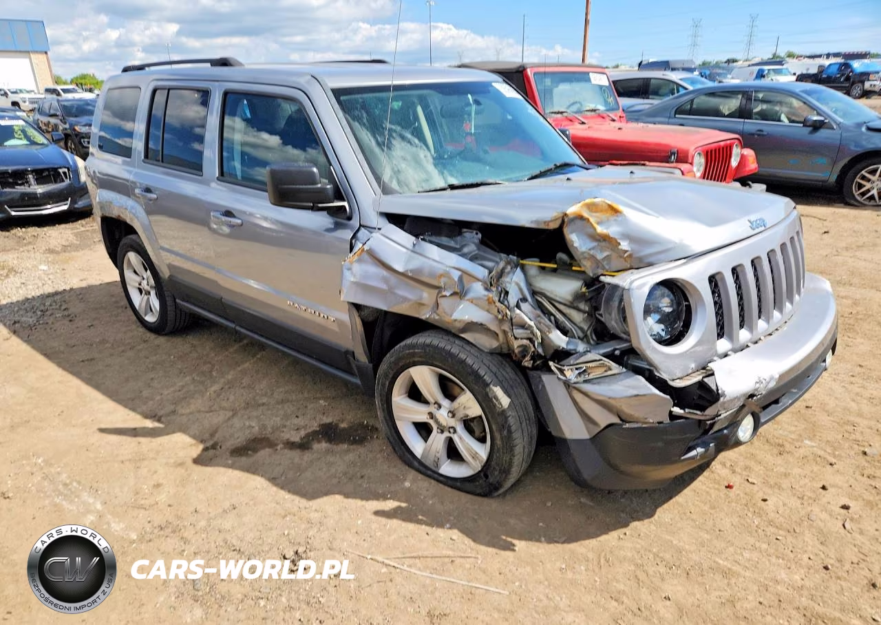 2015 Jeep Patriot Latitude VIN:1C4NJRFB7FD290965 - 4