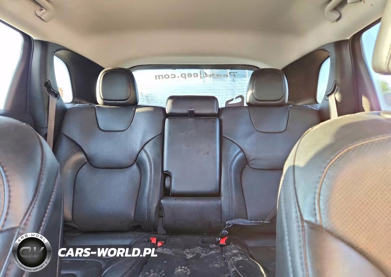 2023 Jeep Cherokee Altitude Lux VIN:1C4PJMMB0PD109639 - 10