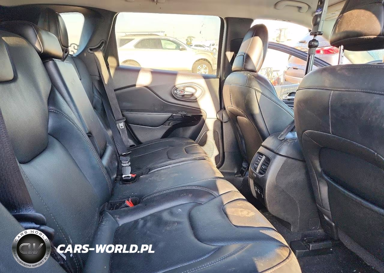 2023 Jeep Cherokee Altitude Lux VIN:1C4PJMMB0PD109639 - 11