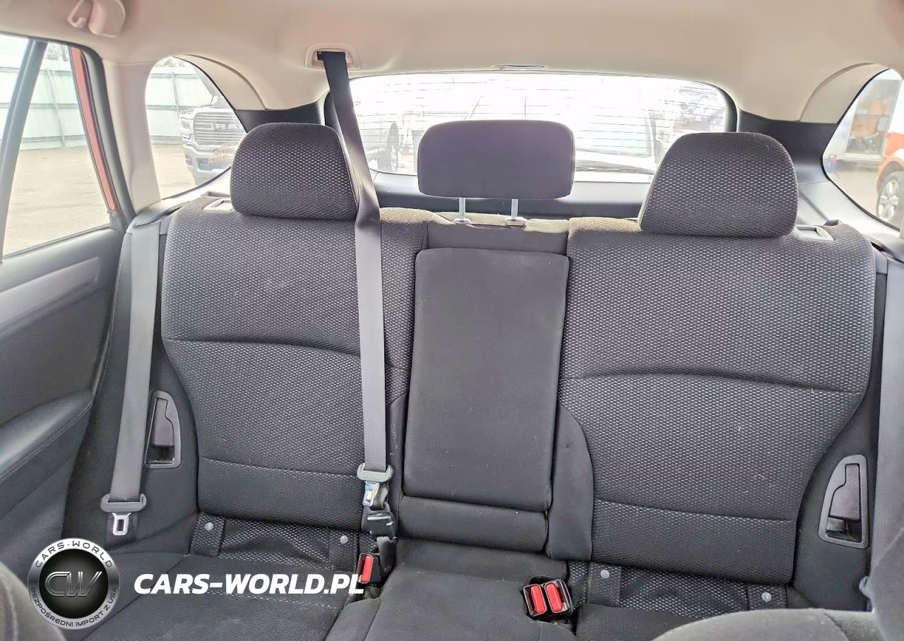 2018 Subaru Outback 2.5I Premium VIN:4S4BSACC6J3360089 - 10
