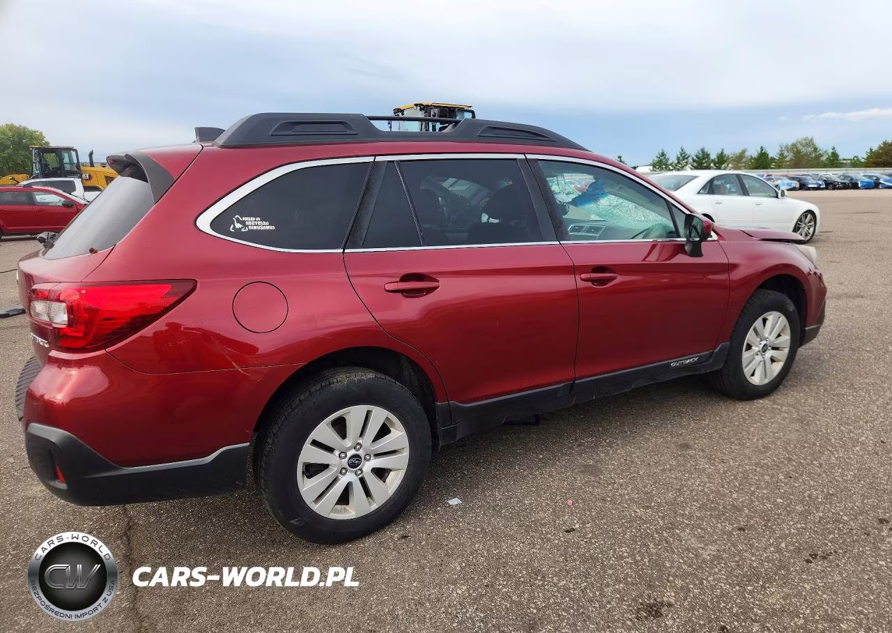 2018 Subaru Outback 2.5I Premium VIN:4S4BSACC6J3360089 - 3