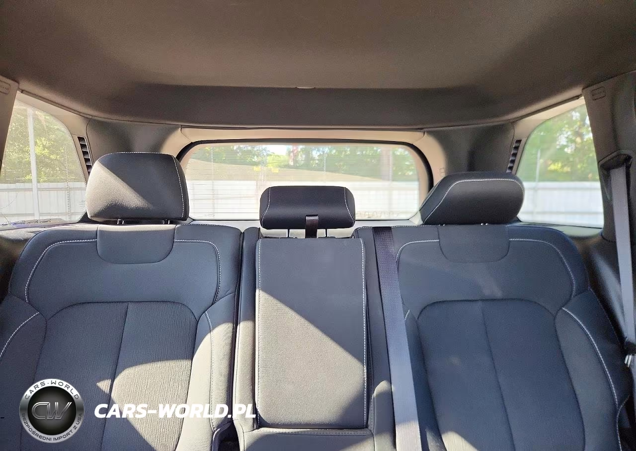 2025 Jeep Grand Cherokee Laredo VIN:1C4RJGAG4SC295498 - 10