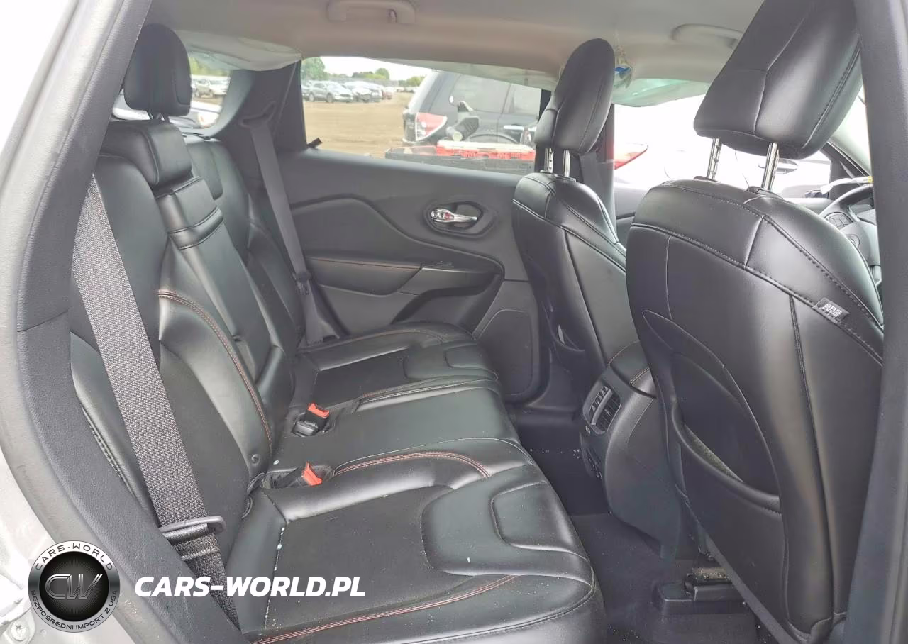 2019 Jeep Cherokee Trailhawk VIN:1C4PJMBX5KD330936 - 11