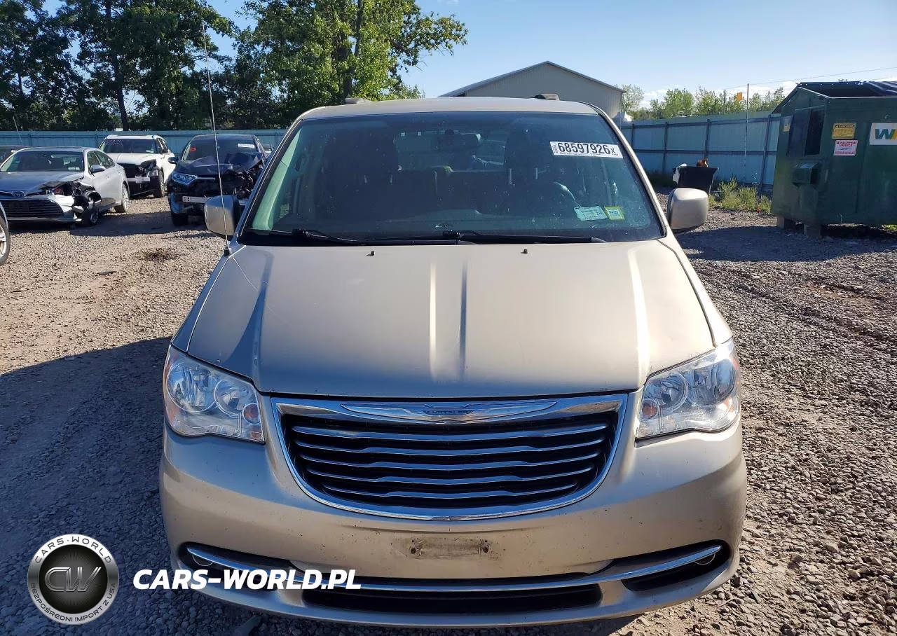 2016 Chrysler Town & Country Touring VIN:2C4RC1BG2GR205219 - 5