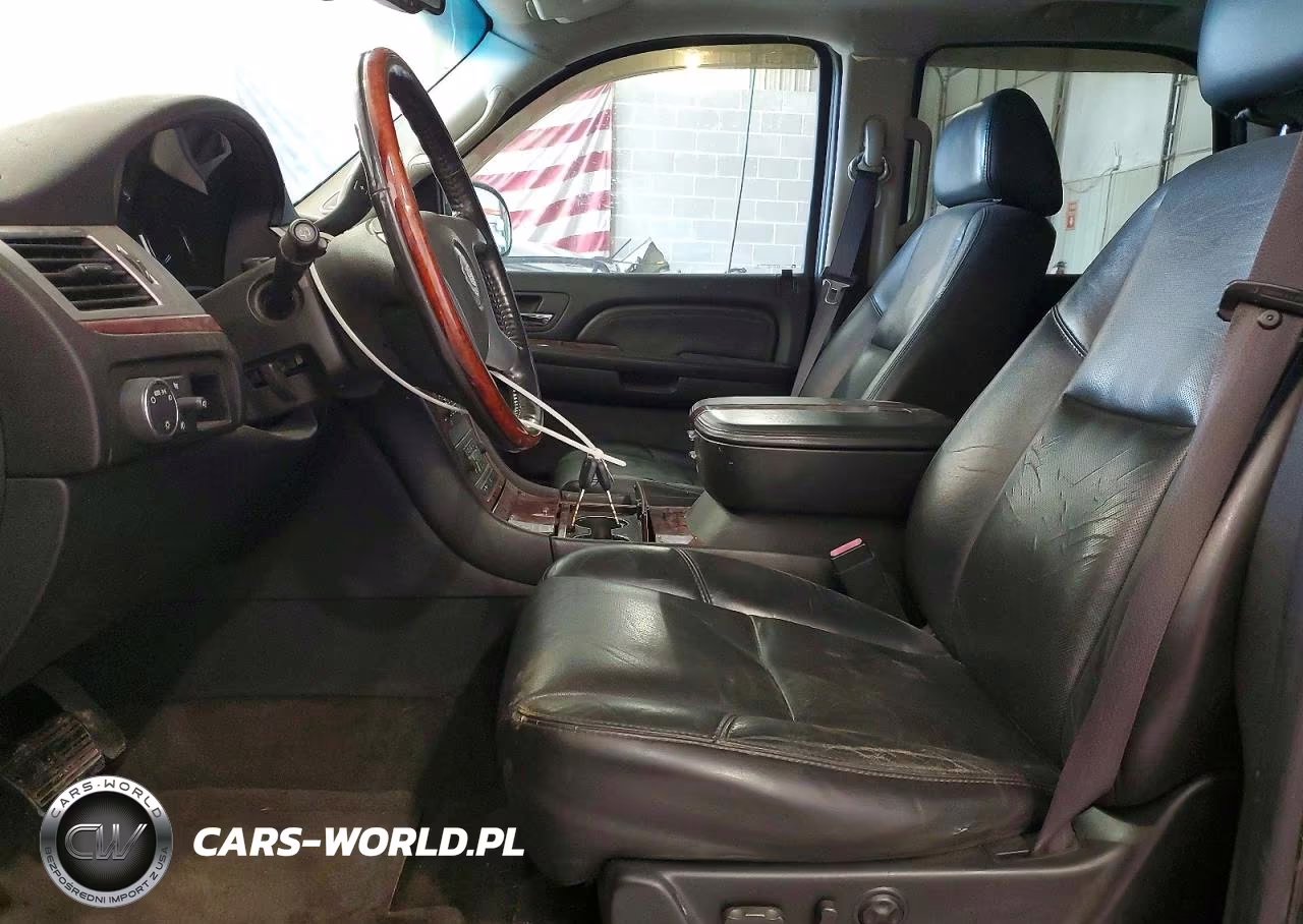 2007 Cadillac Escalade Luxury VIN:1GYFK63867R374685 - 7