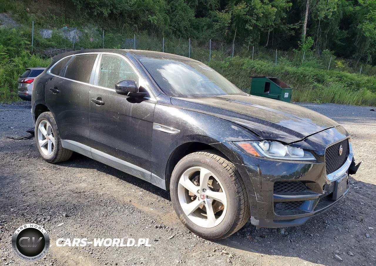 2019 Jaguar F-Pace VIN:SADCS2FX8KA605702 - 4