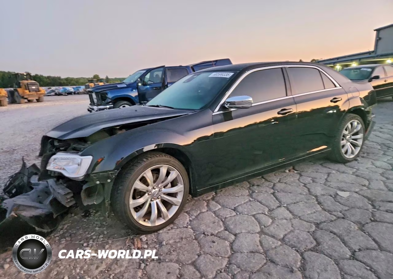 2021 Chrysler 300 Touring – zdjęcie 1 z 12