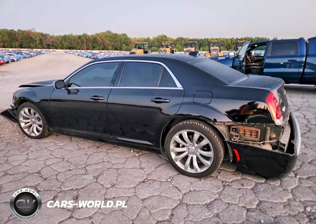 2021 Chrysler 300 Touring VIN:2C3CCAAG8MH614970 - 2