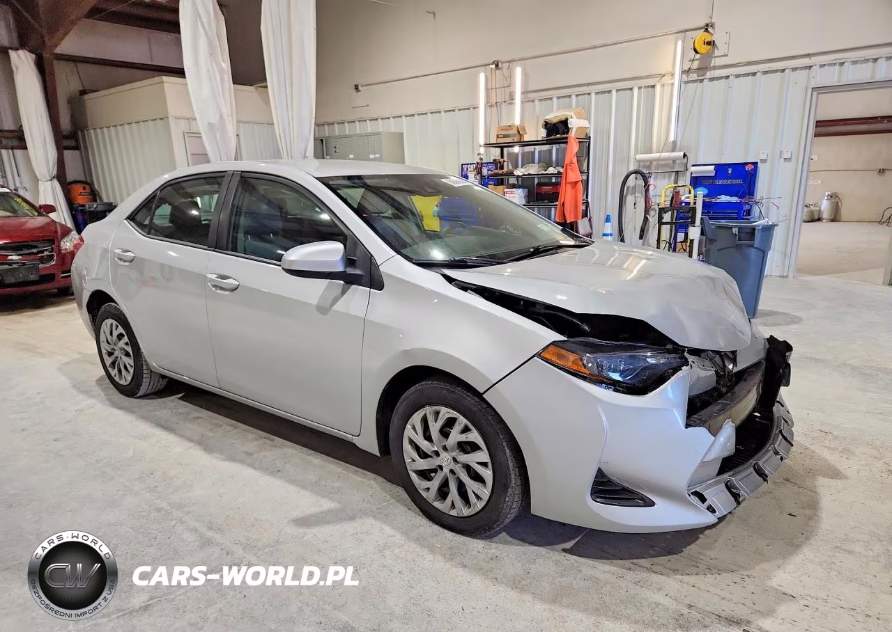 2019 Toyota Corolla Le VIN:2T1BURHE3KC179595 - 4