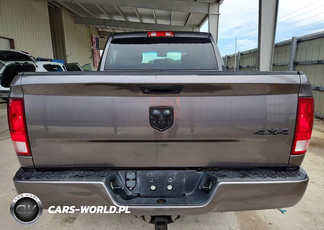 2021 Ram 1500 Classic Tradesman VIN:3C6RR7KG4MG707370 - 6