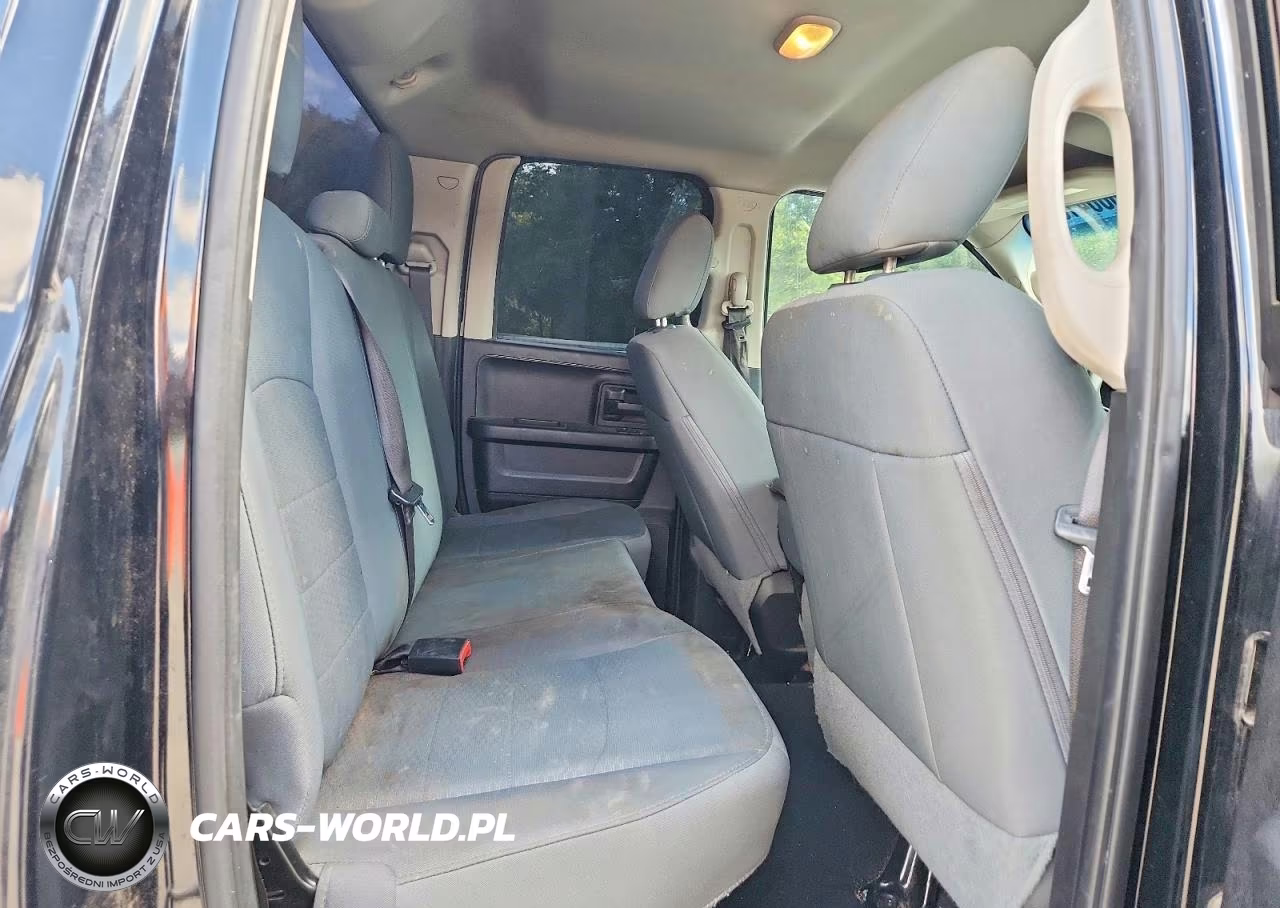 2019 Ram 1500 Classic Tradesman VIN:1C6RR6FG5KS630504 - 10