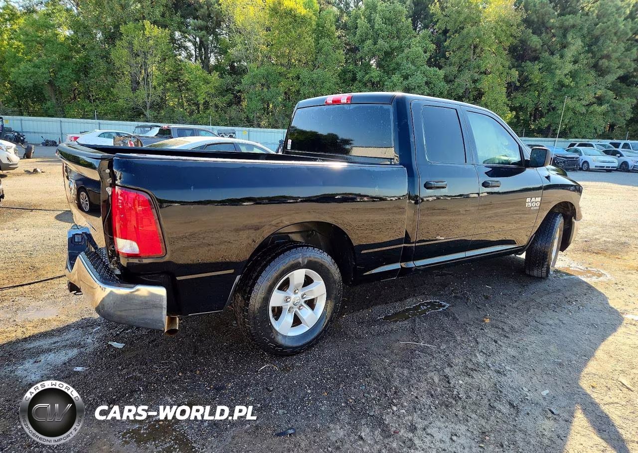 2019 Ram 1500 Classic Tradesman VIN:1C6RR6FG5KS630504 - 3