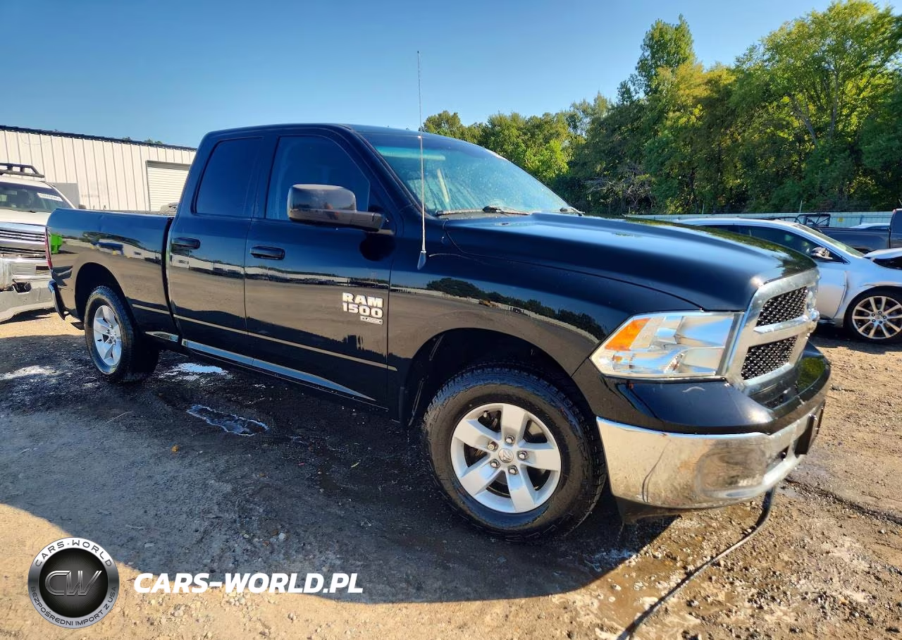 2019 Ram 1500 Classic Tradesman VIN:1C6RR6FG5KS630504 - 4