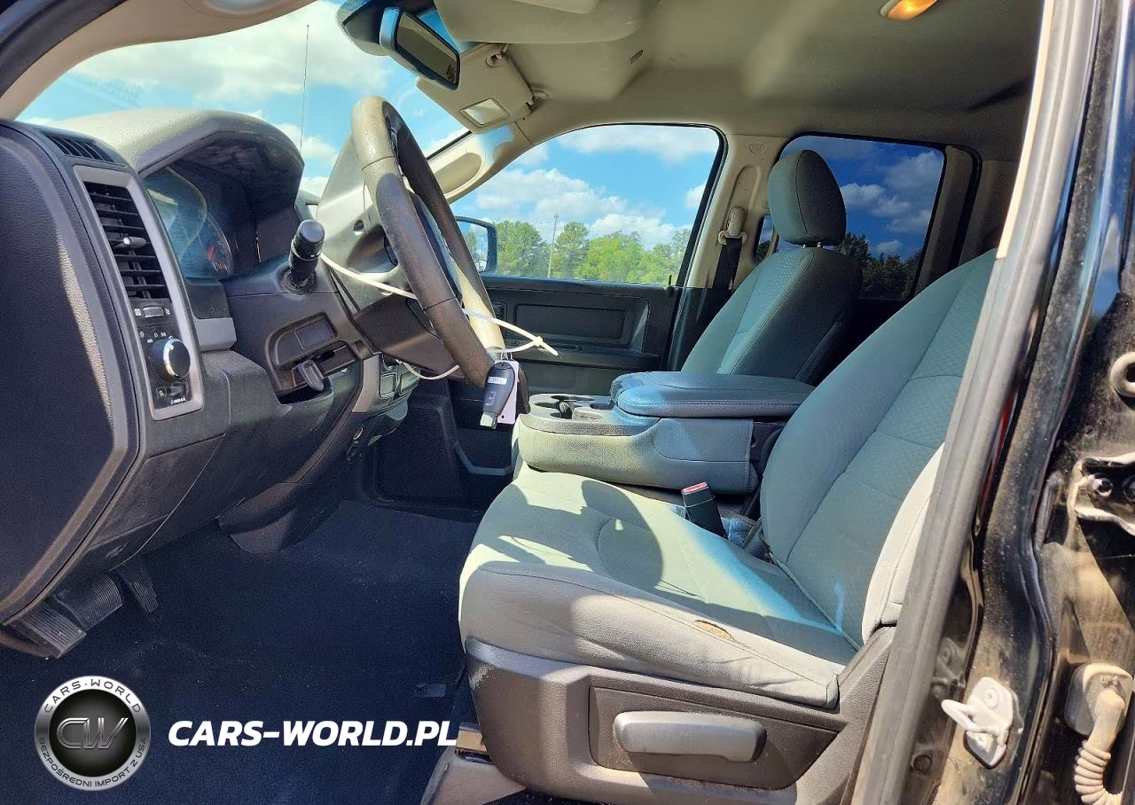 2019 Ram 1500 Classic Tradesman VIN:1C6RR6FG5KS630504 - 7