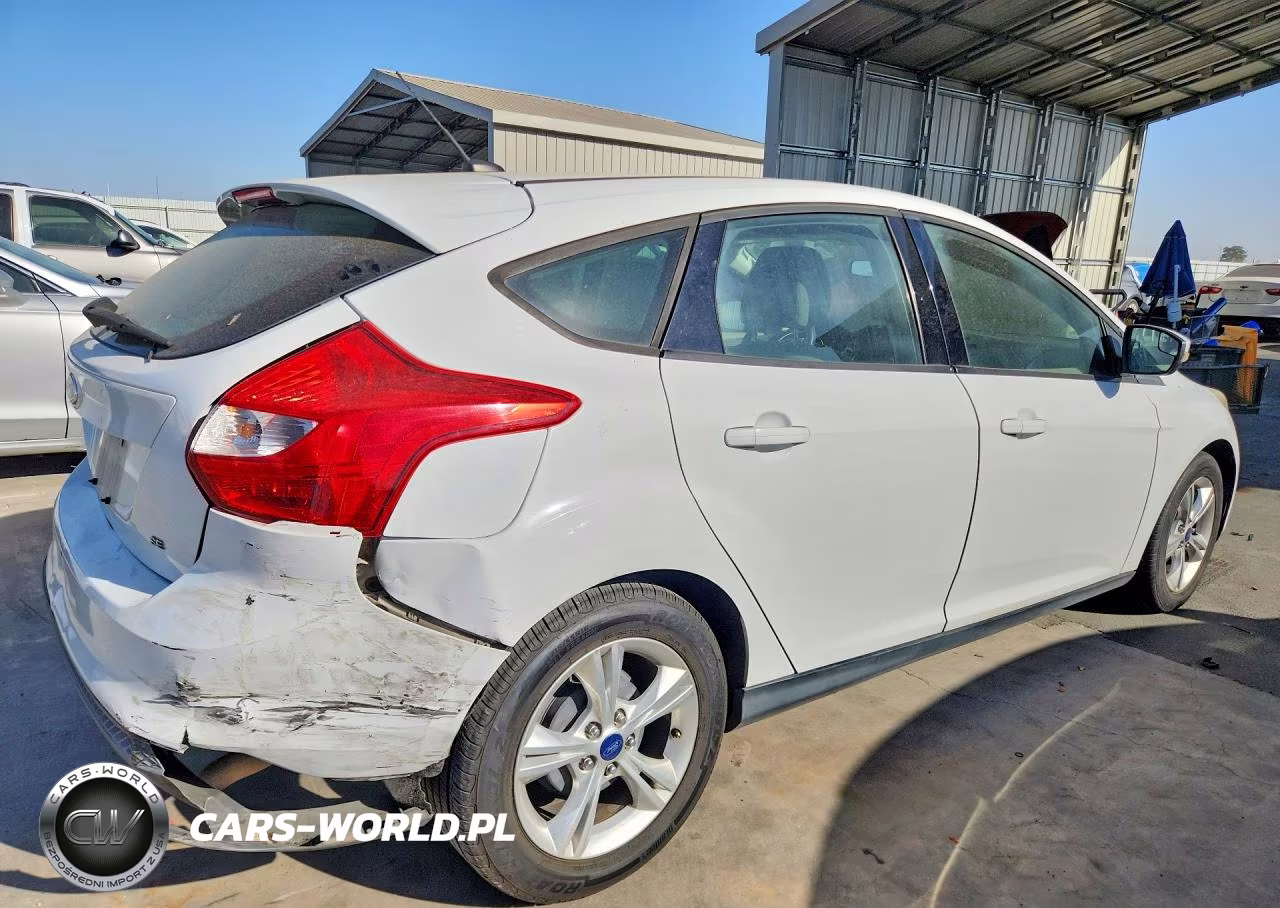 2013 Ford Focus Se VIN:1FADP3K25DL307865 - 3