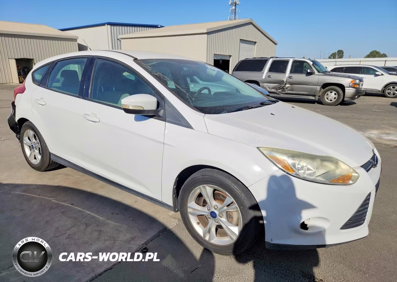 2013 Ford Focus Se VIN:1FADP3K25DL307865 - 4