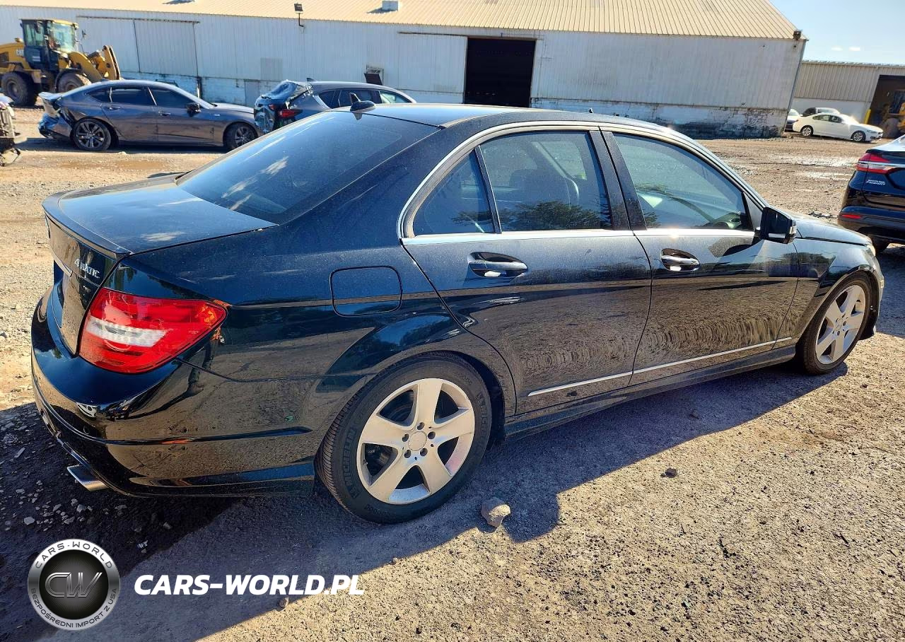 2012 Mercedes-Benz C 300 4Matic VIN:WDDGF8BB3CR192952 - 3
