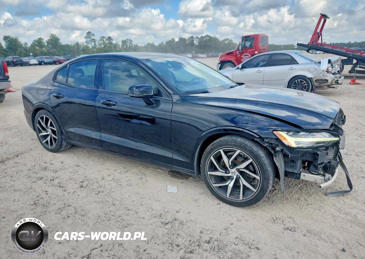 2019 Volvo S60 T5 Momentum VIN:7JR102FK6KG016935 - 4