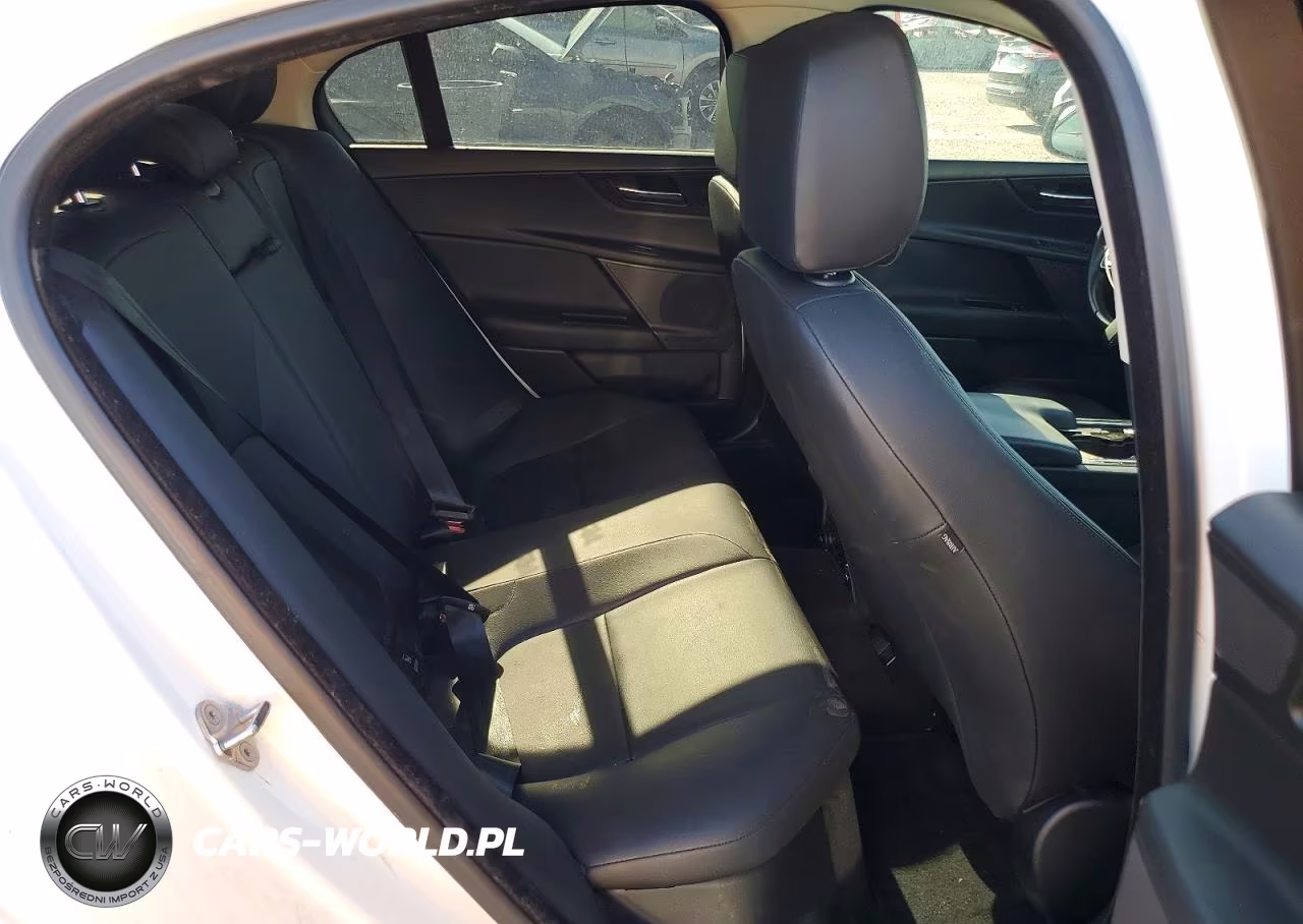 2017 Jaguar Xe Premium VIN:SAJAD4BG6HA965821 - 10