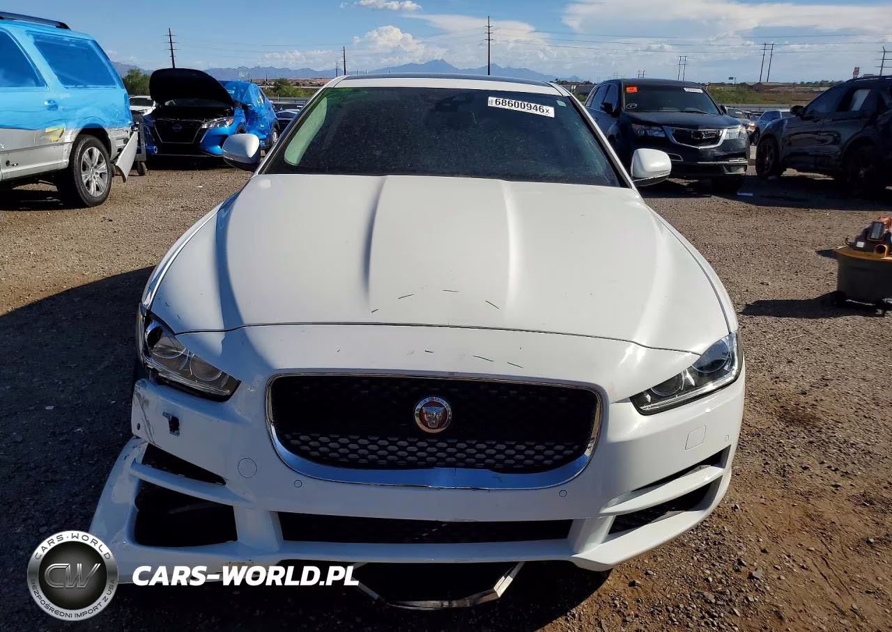2017 Jaguar Xe Premium VIN:SAJAD4BG6HA965821 - 5