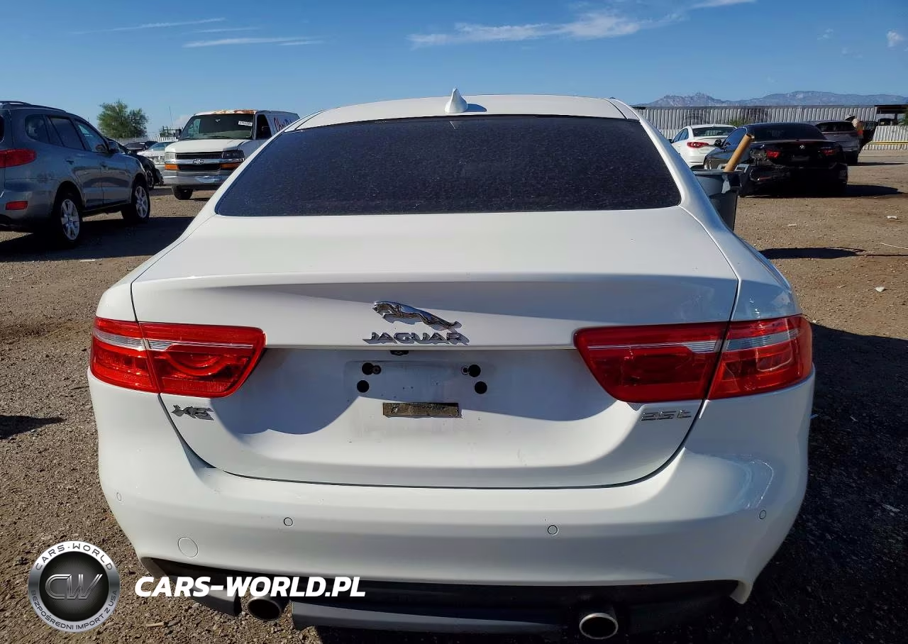 2017 Jaguar Xe Premium VIN:SAJAD4BG6HA965821 - 6