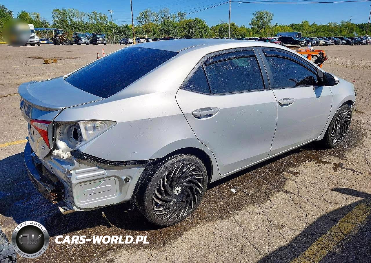 2015 Toyota Corolla S Plus VIN:2T1BURHE6FC473479 - 3
