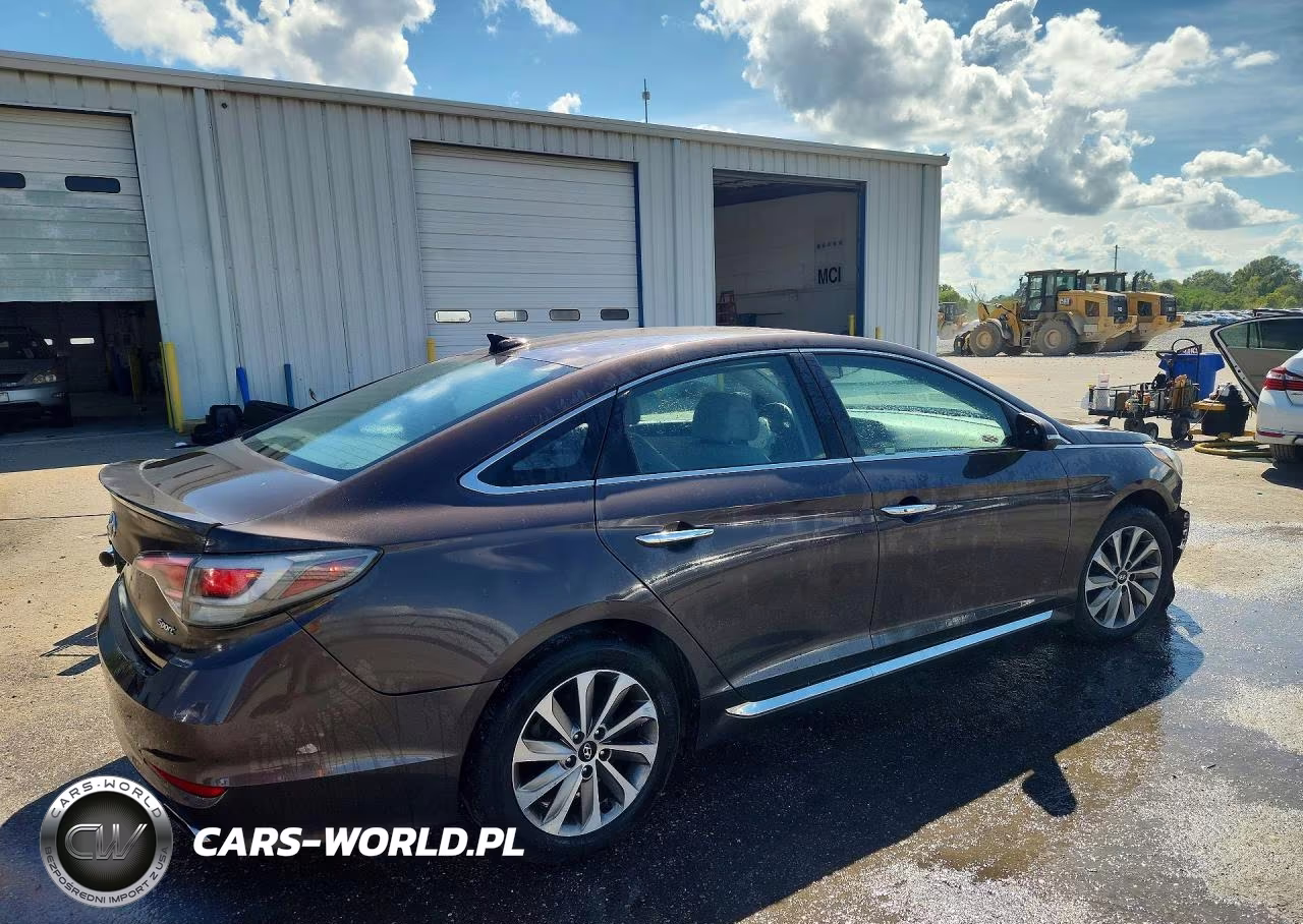 2016 Hyundai Sonata Sport VIN:5NPE34AF4GH416220 - 3