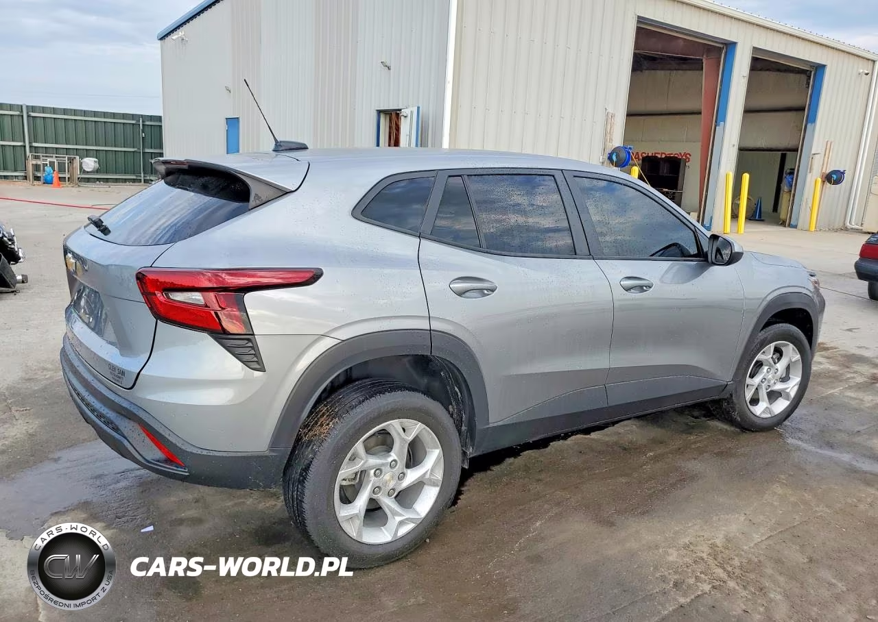 2025 Chevrolet Trax Ls VIN:KL77LFEP8SC080824 - 3