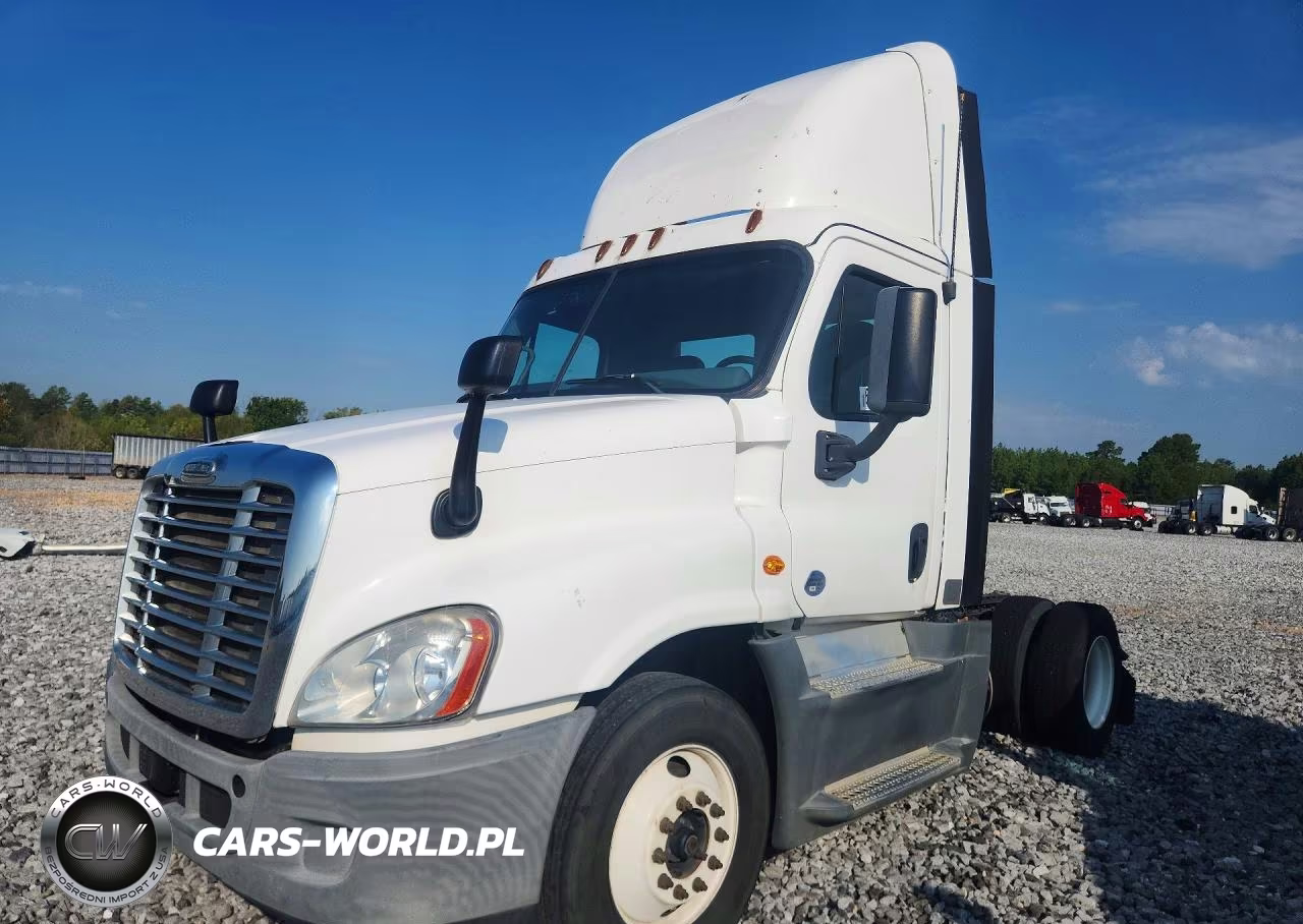 2015 Freightliner Cascadia Semi Truck – zdjęcie 1 z 13