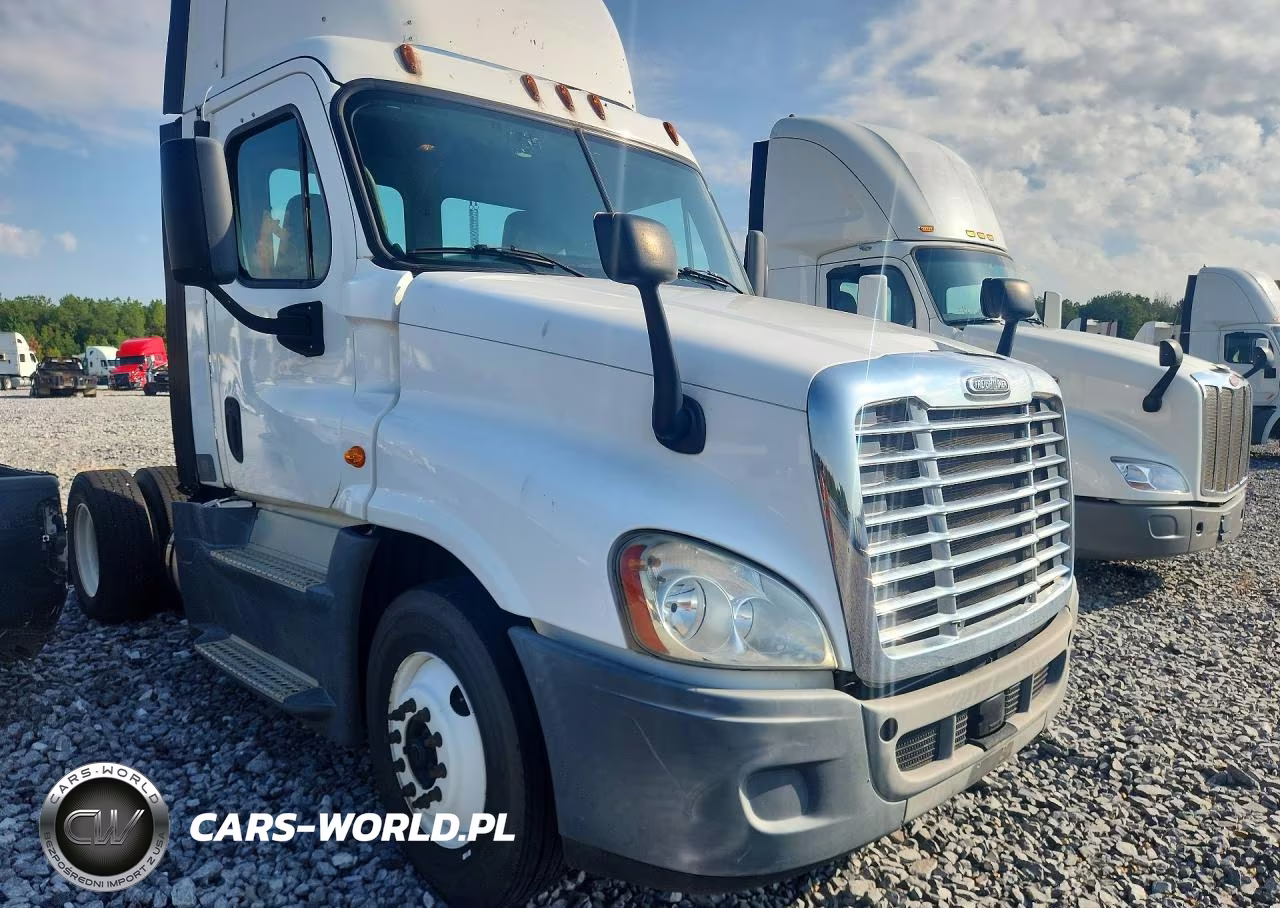 2015 Freightliner Cascadia Semi Truck VIN:1FUBGEDV5FLGH4778 - 4
