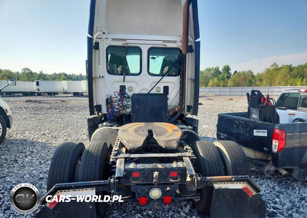 2015 Freightliner Cascadia Semi Truck VIN:1FUBGEDV5FLGH4778 - 6