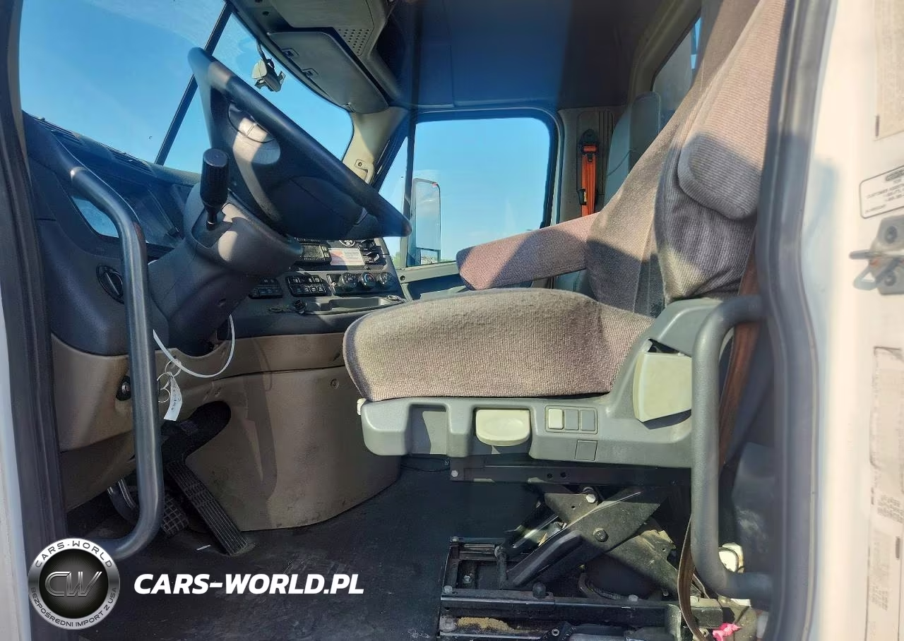 2015 Freightliner Cascadia Semi Truck VIN:1FUBGEDV5FLGH4778 - 7