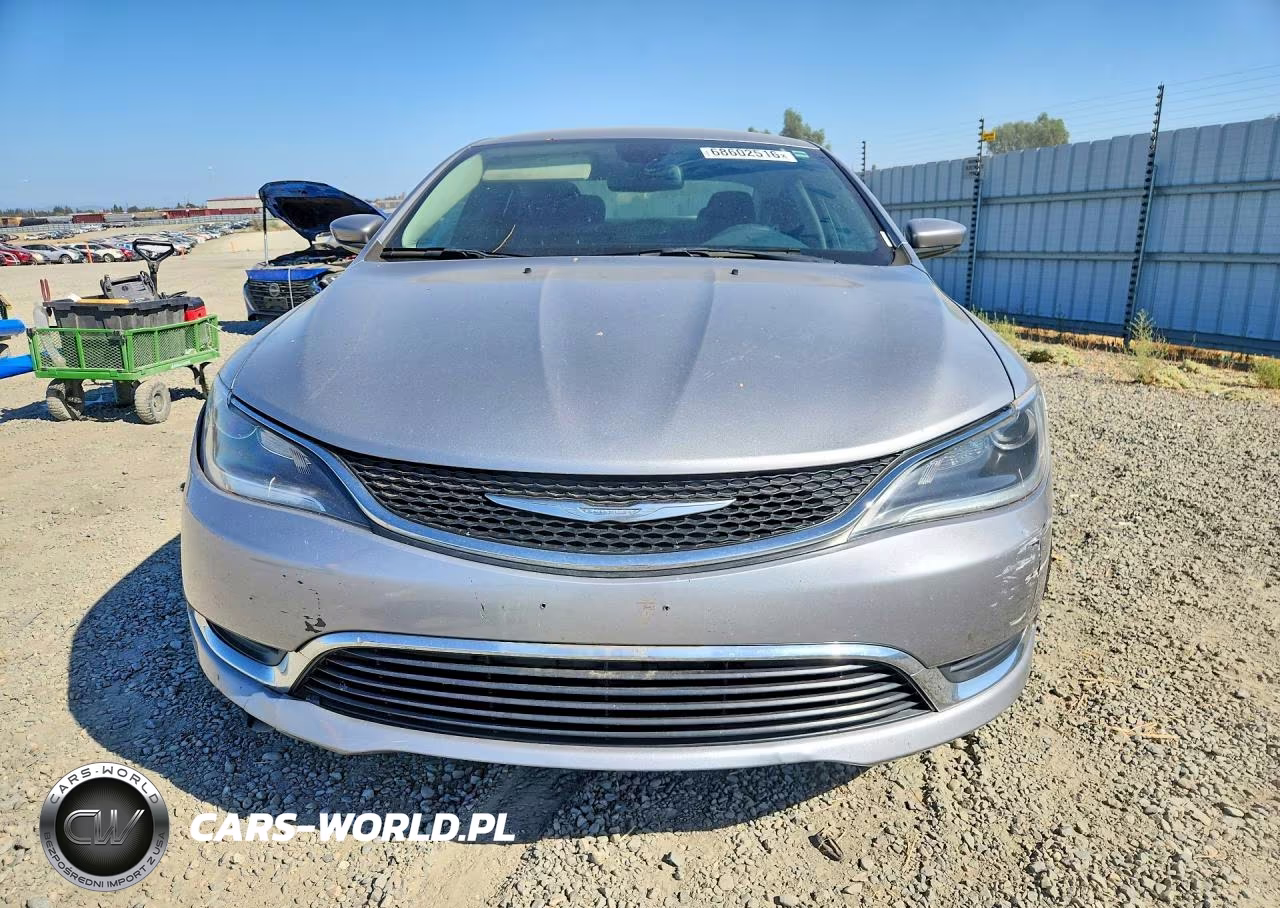 2015 Chrysler 200 Limited VIN:1C3CCCAB6FN672005 - 5