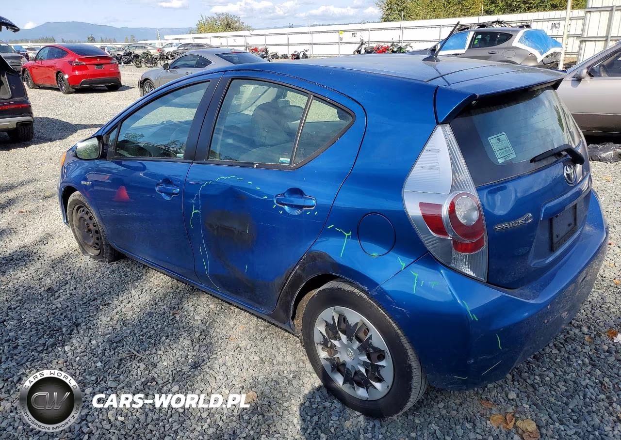 2013 Toyota Prius C Two VIN:JTDKDTB38D1543652 - 2