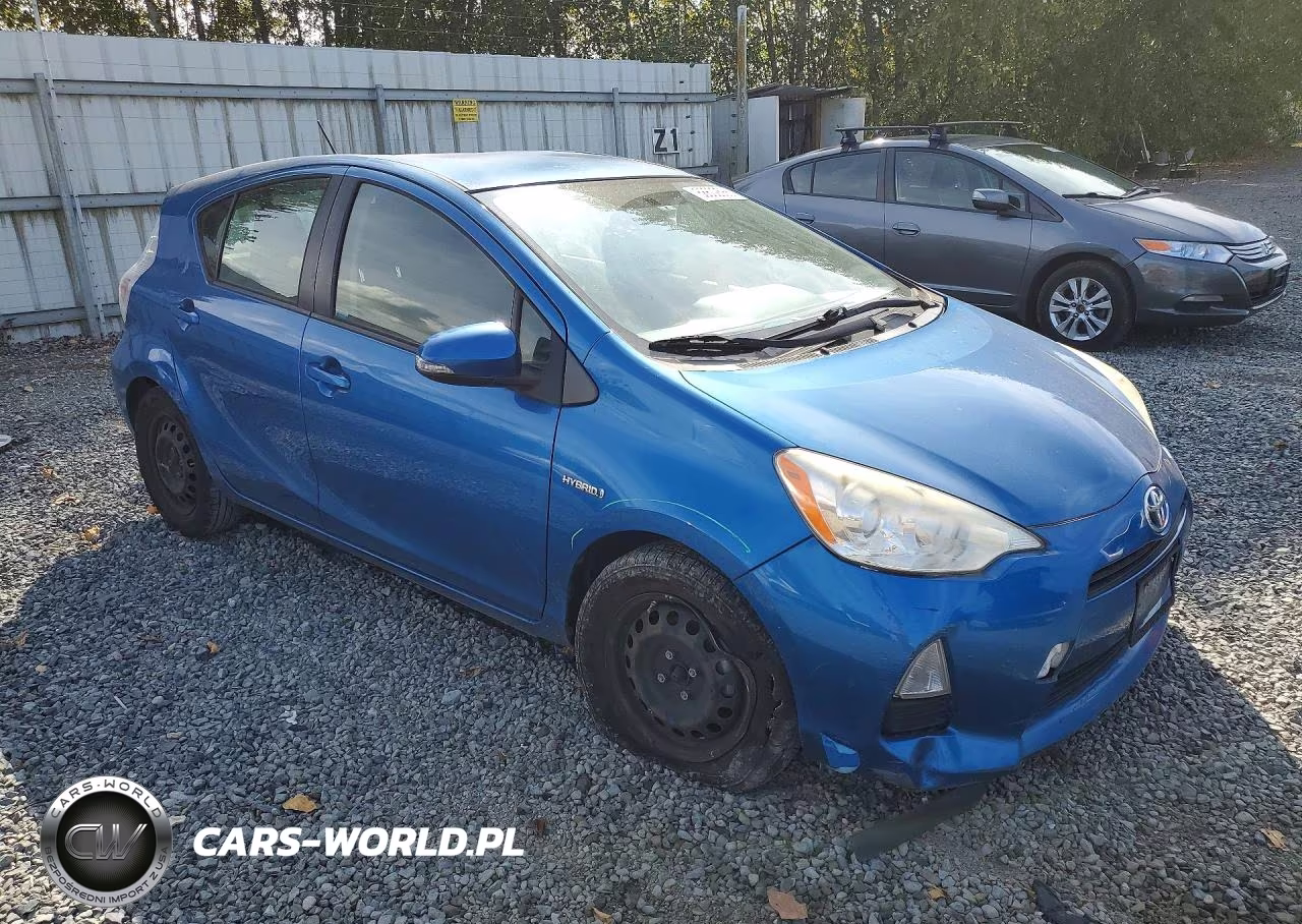 2013 Toyota Prius C Two VIN:JTDKDTB38D1543652 - 4
