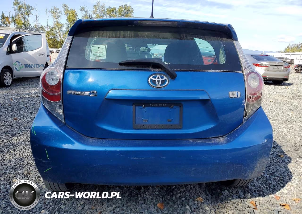 2013 Toyota Prius C Two VIN:JTDKDTB38D1543652 - 6