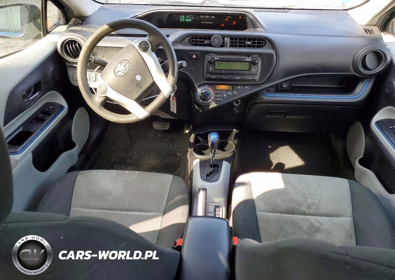 2013 Toyota Prius C Two VIN:JTDKDTB38D1543652 - 8