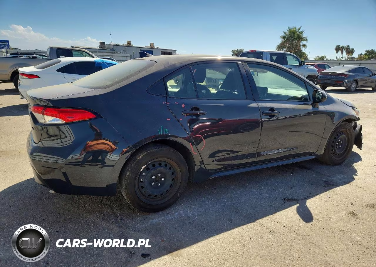 2024 Toyota Corolla Le VIN:JTDB4MEE1R3021640 - 3
